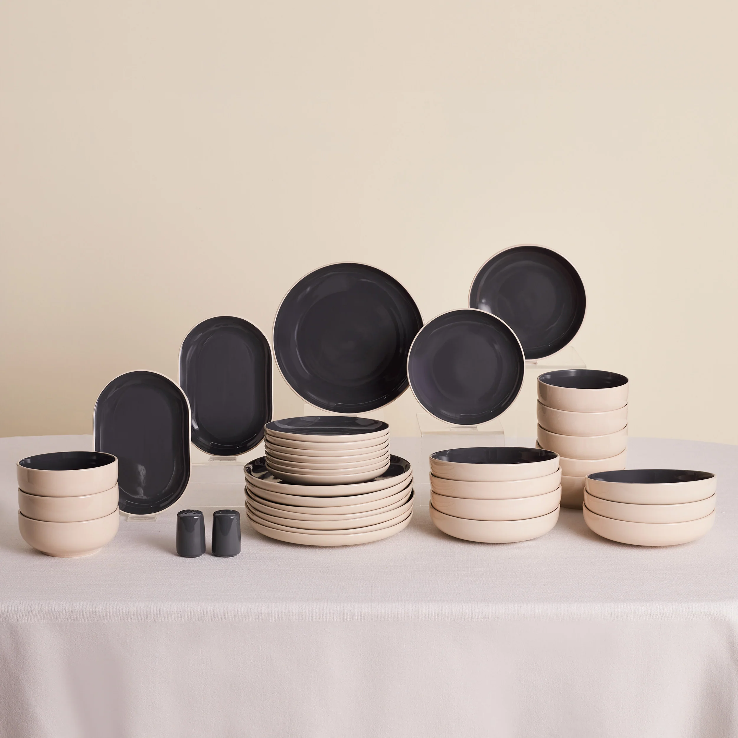 Stoneware Dinner Sets